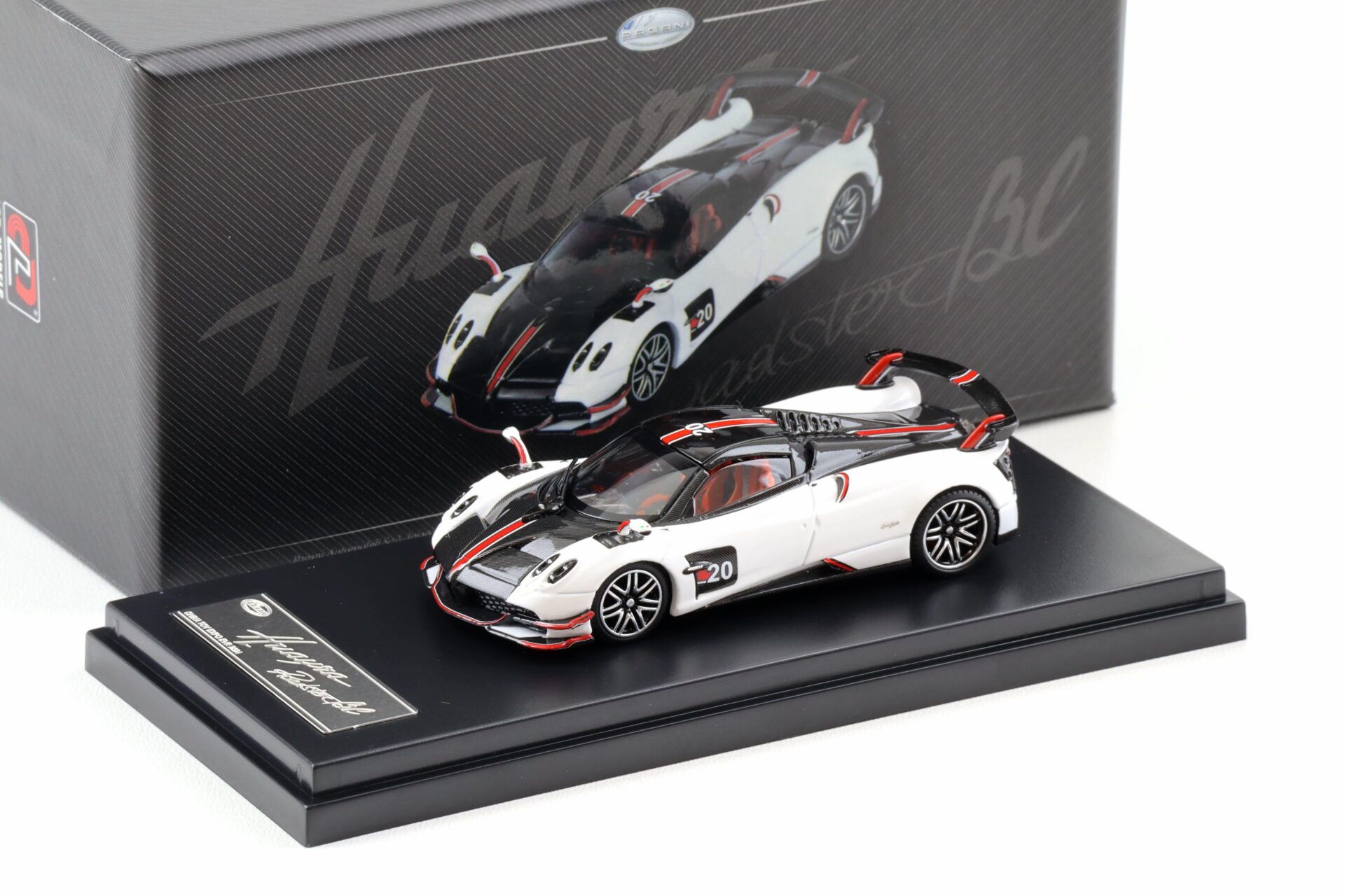 PAGANI HUAYRA ROADSTER BC WHITE