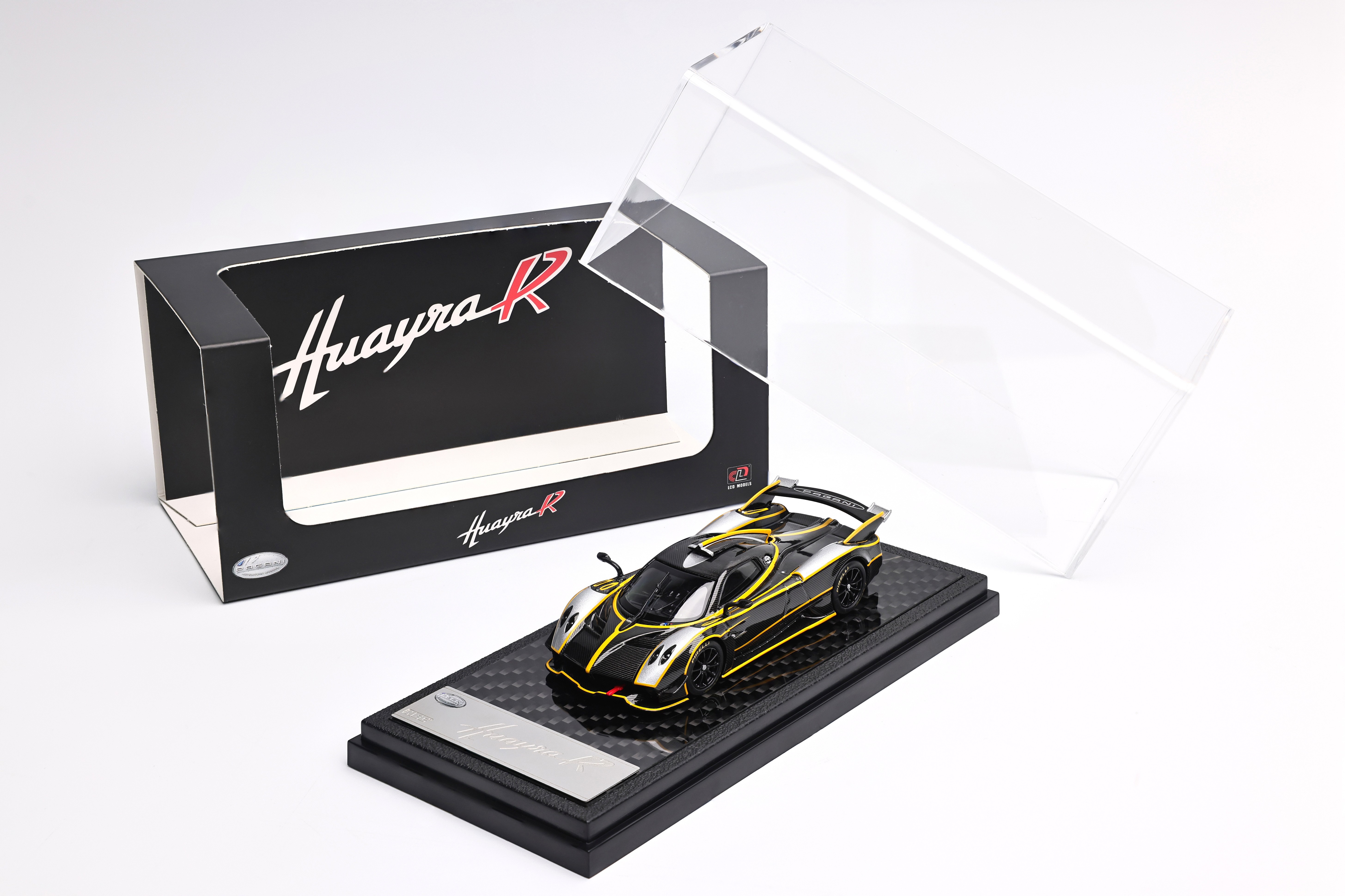 PAGANI HUAYRA R BLACK CARBON  SILVER