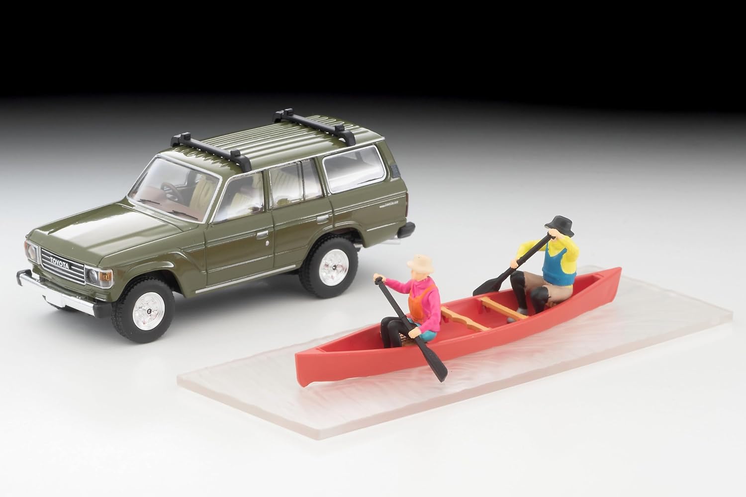 TOYOTA LAND CRUISER 60 OLIVE CANOE WITH FIGURE