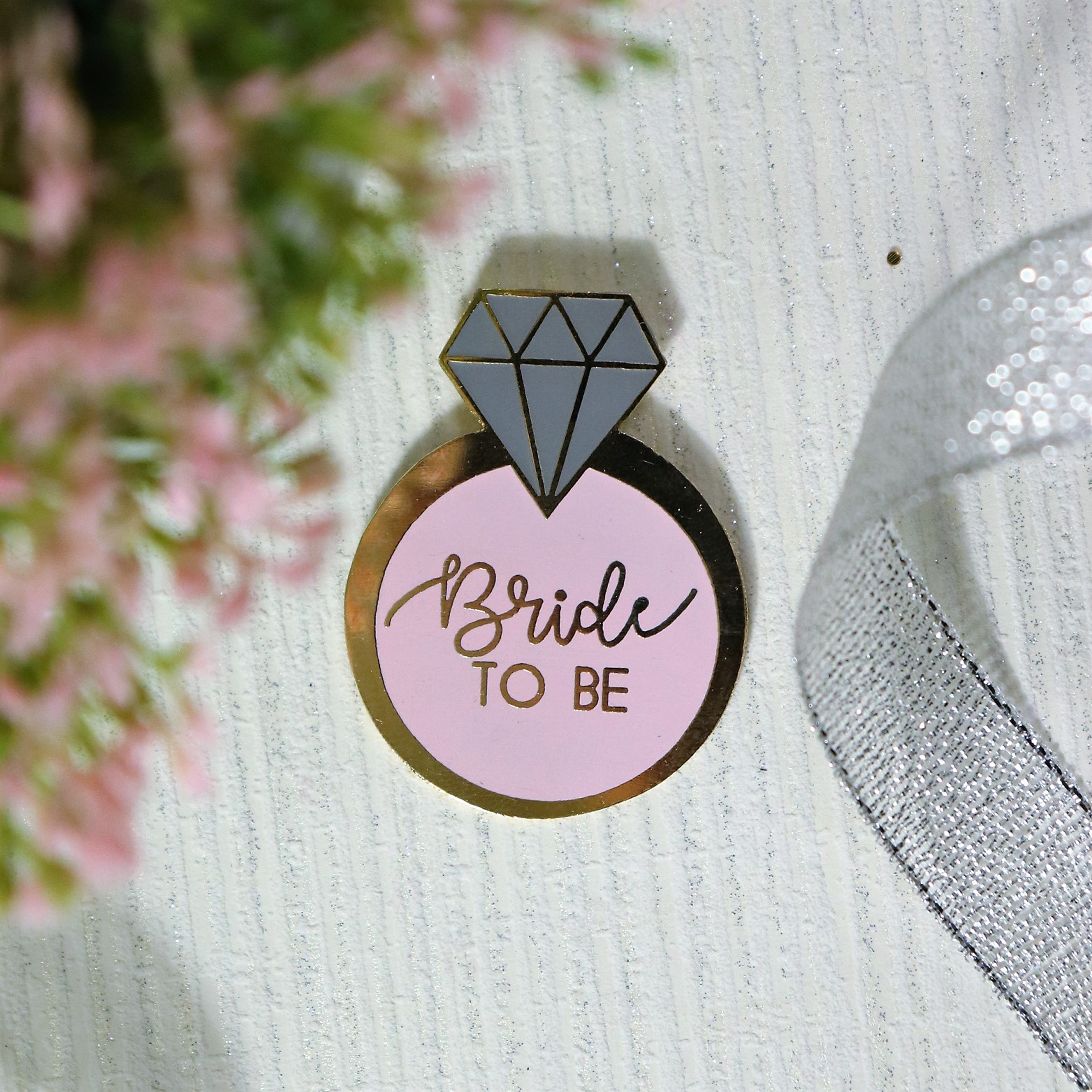 BRIDE TO BE LAPEL PIN